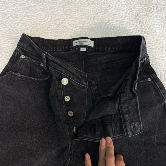 Abercrombie & Fitch The Dad High Rise - Picture 10 of 12